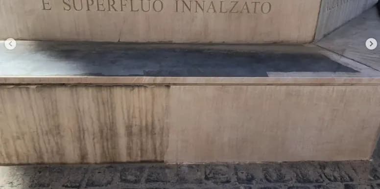 Laser cleaning su carbonio e pietra