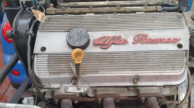 Motore industriale prima del laser cleaning