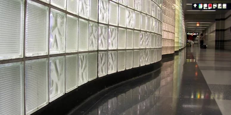 Laser cleaning su vetro e plastica